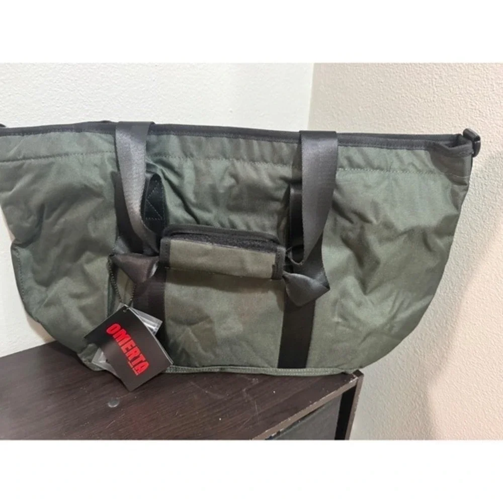 The Convoy Smell Proof Tote with Lock From Dime Bags-Green NWT